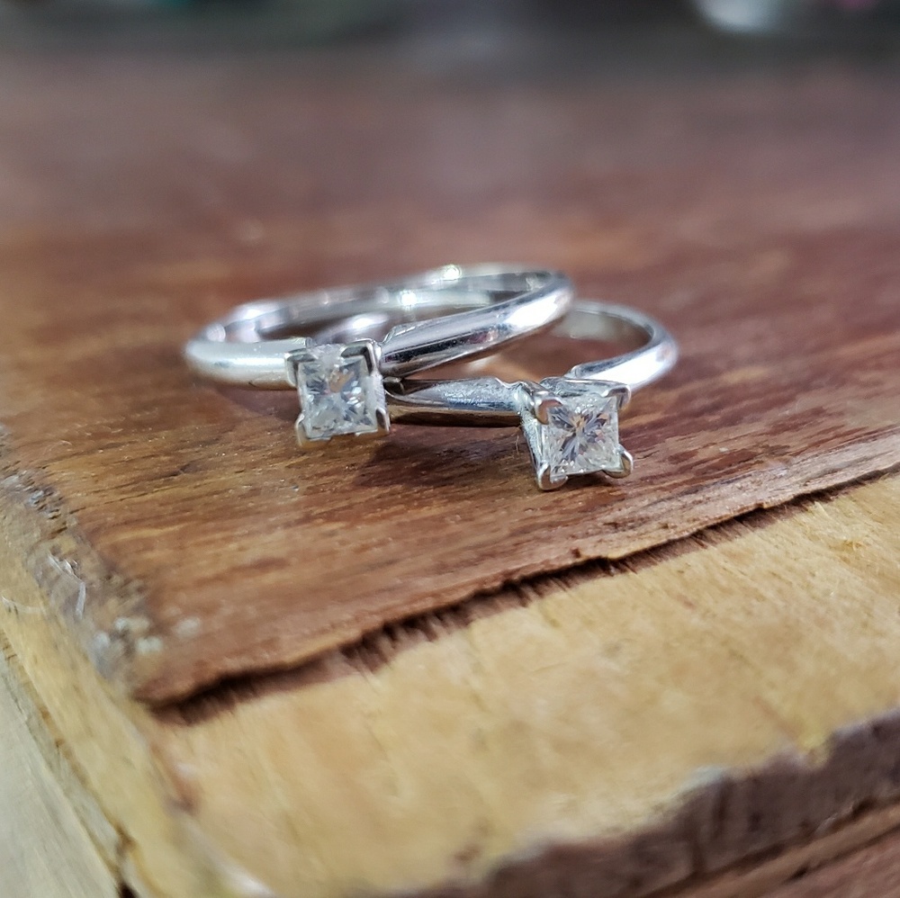 Set of 2 1/4 carat 14k white gold rings